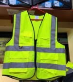 Green Reflector vest with pocket - Image 2
